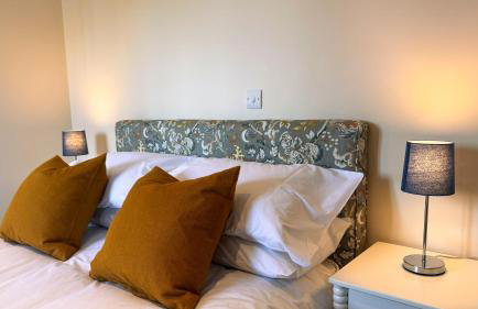 By the River - Foto 26