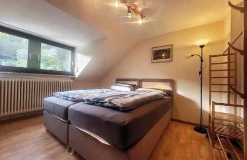 BAT Home Solutions Trier-Euren - alles was ein Hotel nicht bietet - 10 Min zur Altstadt - 98 qm Scheune für 9 Personen mit Sternenhimmel, Wintergarten, Grill und Kino - barrierefrei dank Lift & Auffahrt - Foto 13