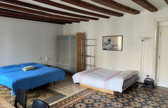 Lovely 2-bed Apartment in Barcelonas Best Location - Photo 7