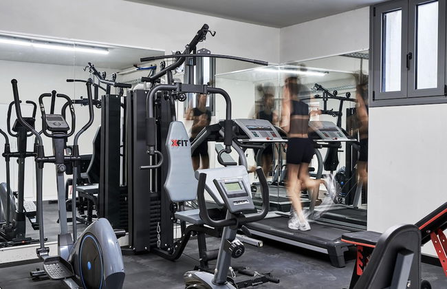 Beachfront Alassa Villas w Private Pools Complex - Foto 27