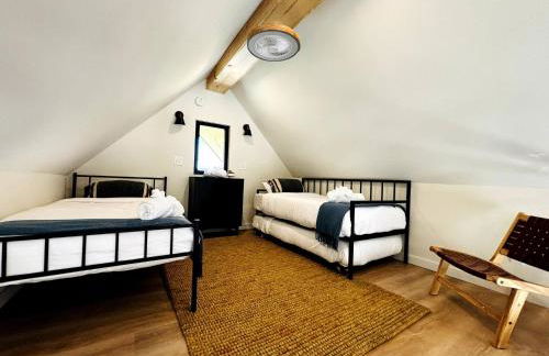 Three Suns Full Rental | 8 Cabins | Views | River - Foto 70