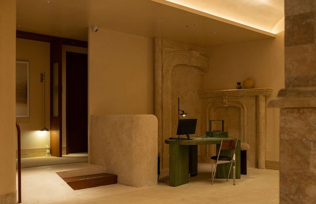 Golden Age Hotel - Photo 11