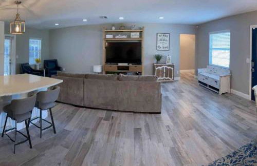 3 bedroom 2 bath with hot tub, game room and boat slip - Foto 1