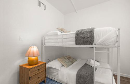 Walk to UT & SXSW 3BR Apt Near Downtown with Free Parking & Hi Speed WiFi - Foto 16