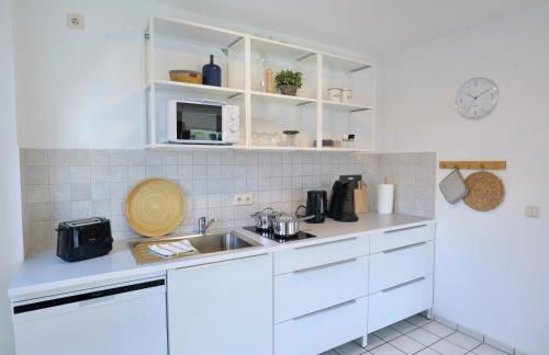 TIMELESS APARTMENT: FREE PARKING + BALCONY - Foto 24