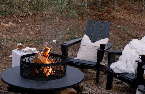 Heated Hydro Pool -Spa - Plunge - Luxe AVL Retreat - Foto 8