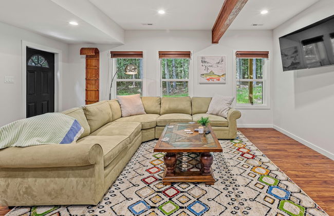 Happy Trails Chalet by Avantstay Sauna Deck Private Community Beach Access - Photo 22