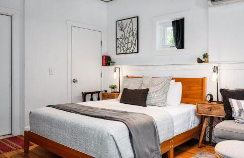 L Studio Traverse close to downtown and Beach - Photo 9