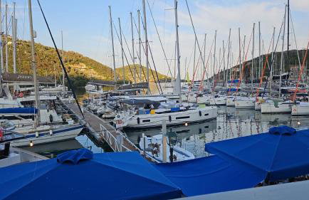 Flotillen Segeln in Griechenland inklusive Skipper und Tourguide 7 Nächte mit 7 Inseln im Ionischen Meer An- und Abreise SAMSTAG Kojencharter und Mitsegeln - Foto 14