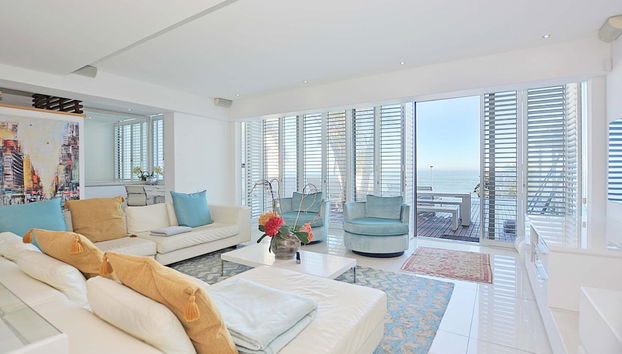 Villa Bleu Blanc in Camps Bay With Pool and Views - Foto 2, Habitación