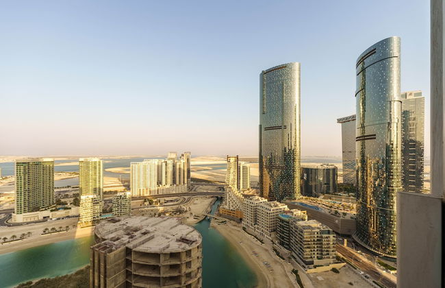 Maison Privee - Elegant and Panoramic Sea View Apt on Al Reem Island - Photo 20