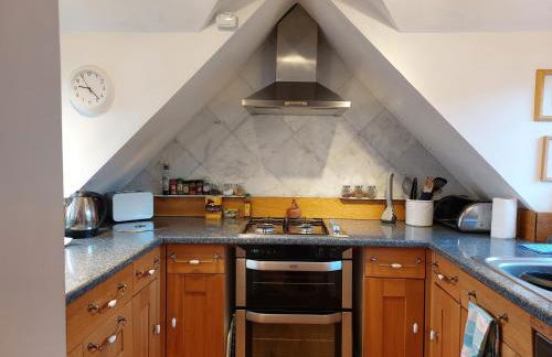 1 Bed Lodge - Sleeps 2 - Parking - Wifi - Photo 11