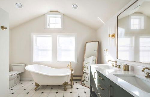 Stay at Beverly Shops - Photo 5