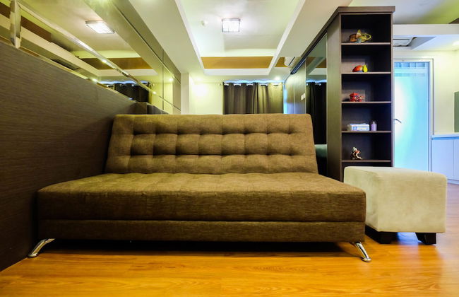 Spacious Studio Room at Green Pramuka Apartment - Foto 16