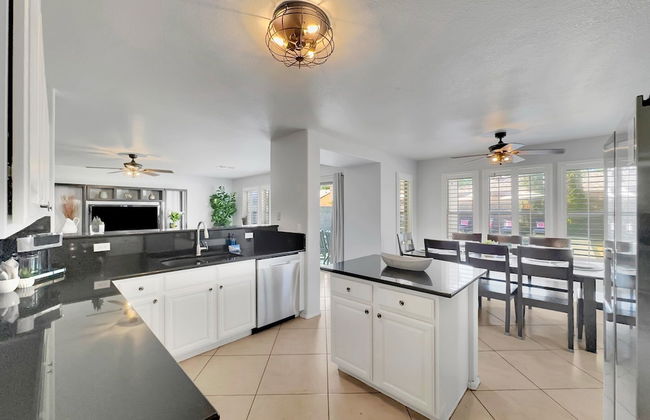 La Pryor Gilbert - Photo 11