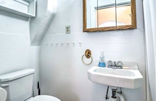 Historic Cabin Retreat Steps to Okoboji Lake - Foto 17