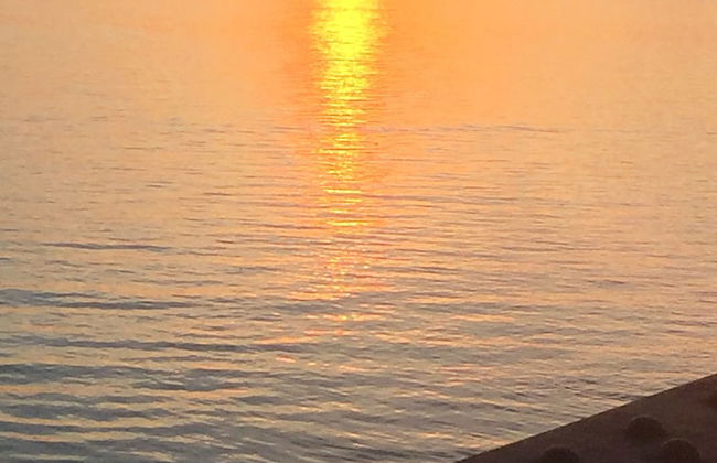 Cozy Colchester Cabin near Lake by RedAwning - Foto 33