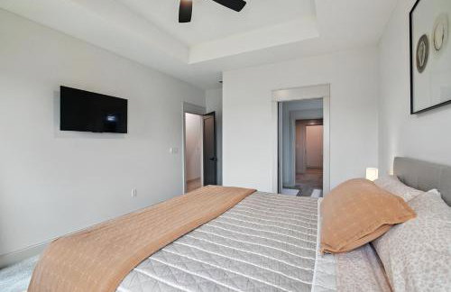 Brand New Cool Comfy Lawrence Retreat Duplex - Photo 22