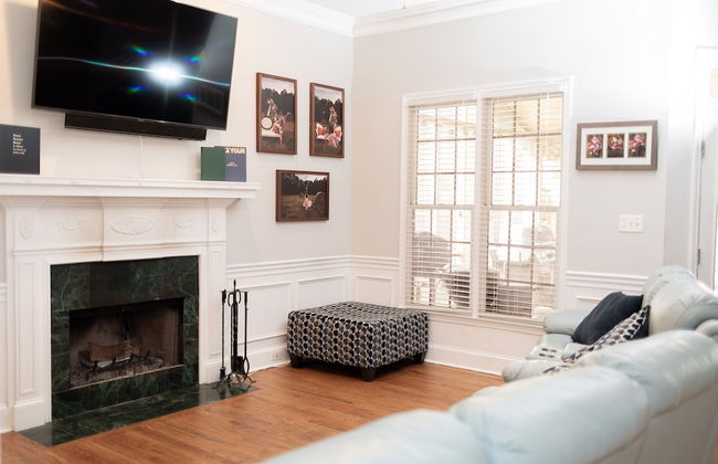 Stately Stradford Home Masters Rental - Foto 22