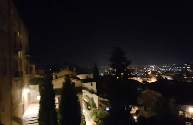 Sale! Beautiful 2-bed Apartment With Pool Access - Photo 39