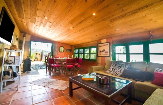 Appealing Holiday Home in La Escalona With Mountain Views - Photo 7