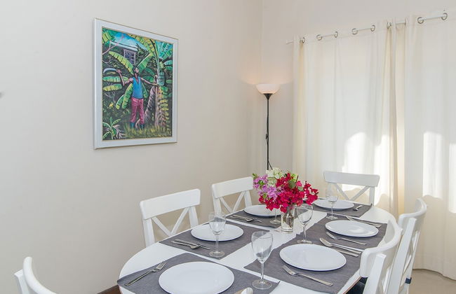 Nianna Coral Bay Stunning Townhouse- 5 - Photo 13