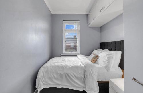 4 Bed House-Garden-Parking-15 min Elizabeth Line - Foto 19