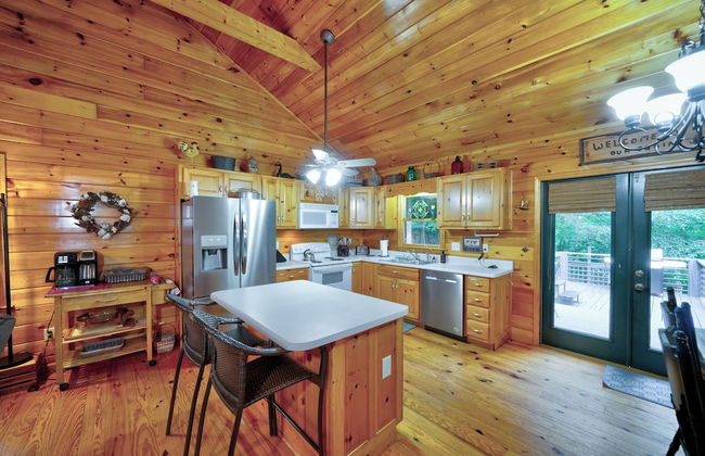 2 Bedroom Home in Ellijay! Private Hot Tub and Sunset Views - Foto 11