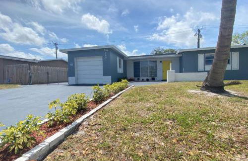 Royal Luxe Pool Home near Ft Laud airport and each - Photo 75