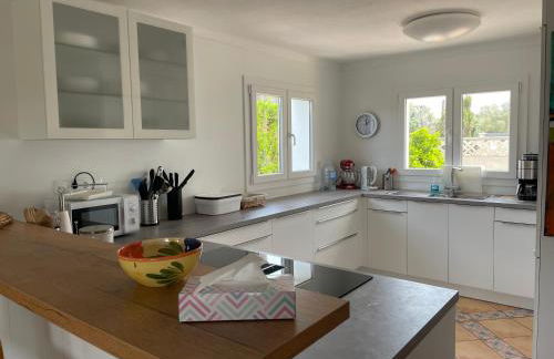 Schönes Ferienhaus Caesar mit großem Pool und Garten - Foto 2