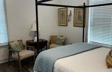 Creole Cottage - 2 Bed, 1 Bath, Pet Friendly with Fee, Walk to Downtown, Grill, Washer & Dryer - Foto 7