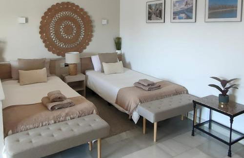 Bright & Cozy studio in the center of Puerto Banus, pool and terrace. - Foto 10