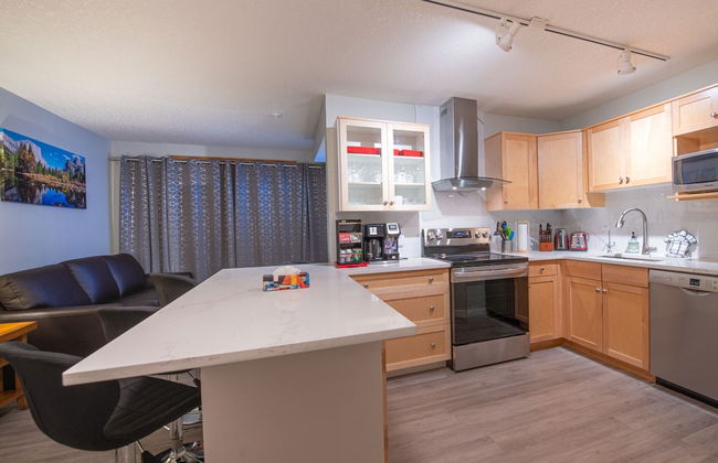 Mountain View 2 Bedroom Condo-Top Floor - Photo 8