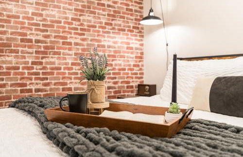 Awaken Your Senses King Bed BSU Parking - Foto 25