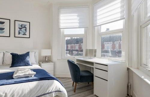Modern 4 Bedroom House In Woodgreen - Foto 31