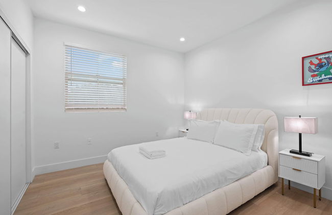 Not Affected by the Fire/modern Spacious Home With Parking & Fully Equipped Kitchen #3 - Foto 13