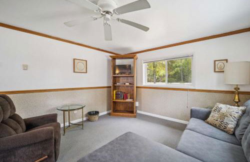 1BR Lakefront Cottage - Perfect for Two - Foto 6