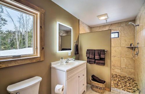 Newly Built Cabin w/ Hot Tub - 16 Mi to Stowe Mtn! - Foto 19