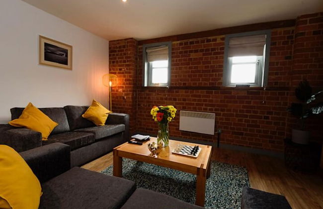 Karah Suites - Gloucester Docks - Photo 16