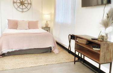 The Shack Inn - Photo 9