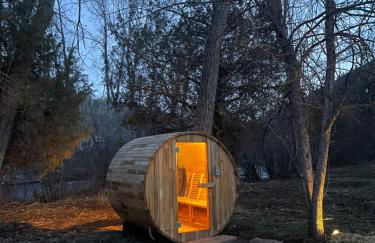 Romantic Escapes at this Riverside Cottage Rental on the Pecos River, New Mexico - Foto 11