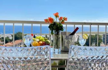 Panoramic Sea View - Terrace - Air Conditioning - 2 Bedrooms - Wifi - Kitchen - Tram - Foto 10