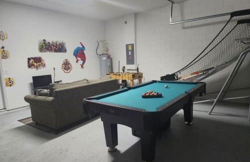 8 miles to Disney, 20 miles Universal, private pool, pool table, washer, dryer, cable, wifi, roku - Foto 6