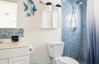 Fun Family-Friendly Poolside Escape Near Beach - Foto 19