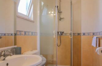 Top-floor 2 BR holiday home with sea view and pool - Foto 14