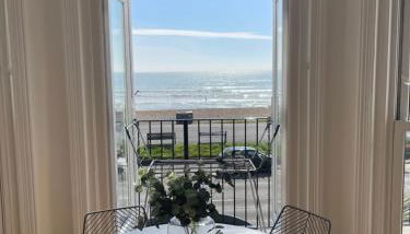 Seaview flat with balcony, spacious 2 bedroom - Foto 5