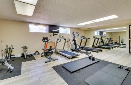 Granada Hills Condo with Community Pool and Workspace - Foto 23