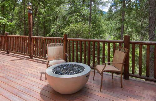 Rivercrest Lodge with Hot Tub-Pool Table-Firepit - Foto 45