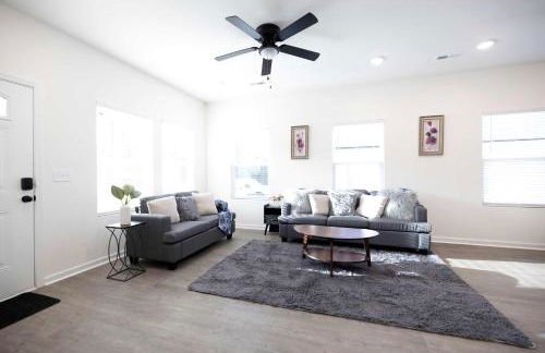 4 Min to Downtown - 10 to Elon - Washer and Dryer - Foto 12