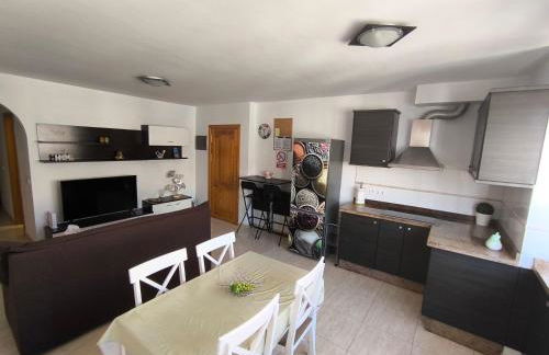 AR Home - Apartamento de 3 dormitorios con ascensor en Las Huesas, Telde - Foto 3